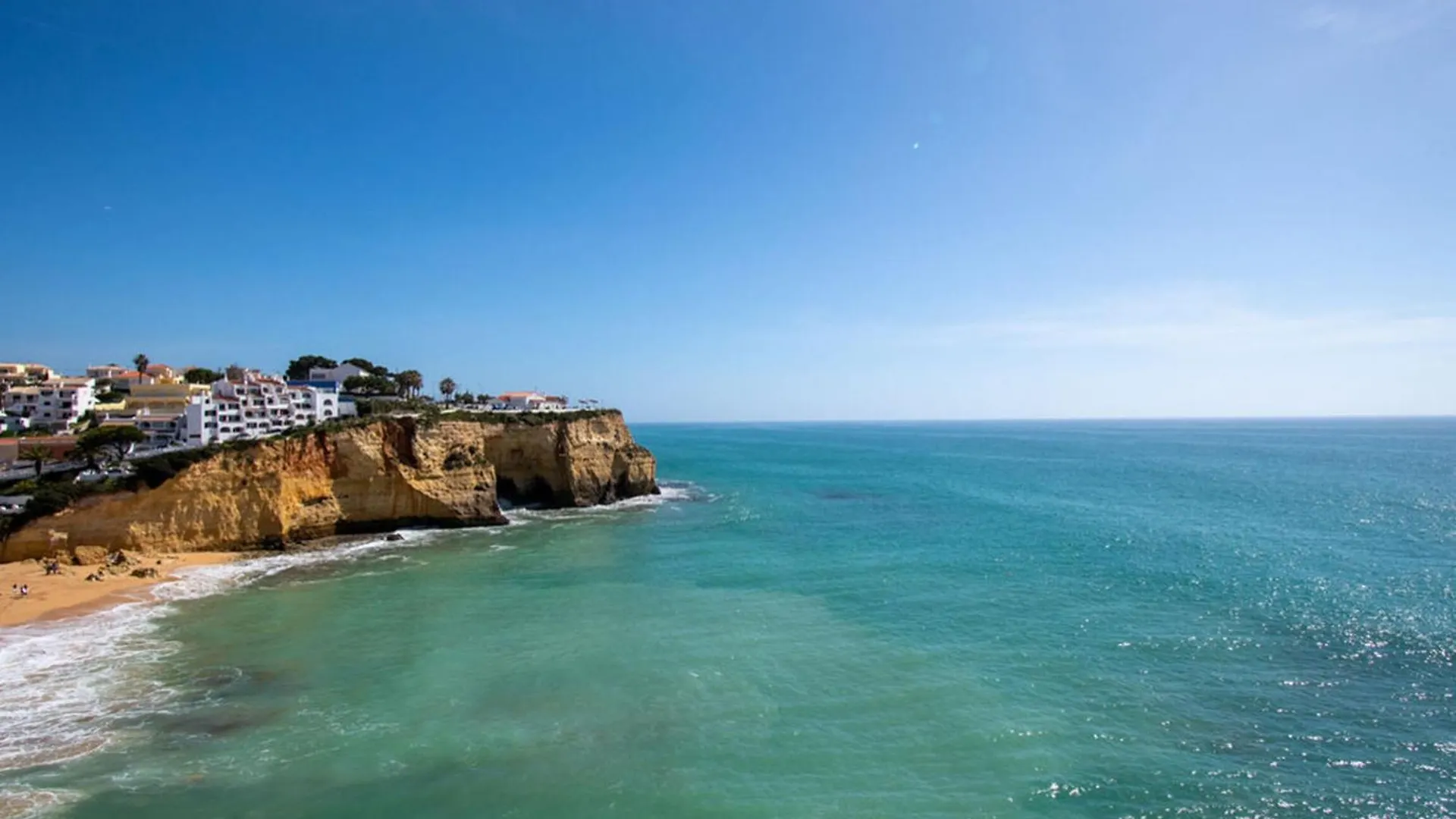 Apartment 6 Centeanes - Clifftop Apartment, Sea Views And St Carvoeiro
